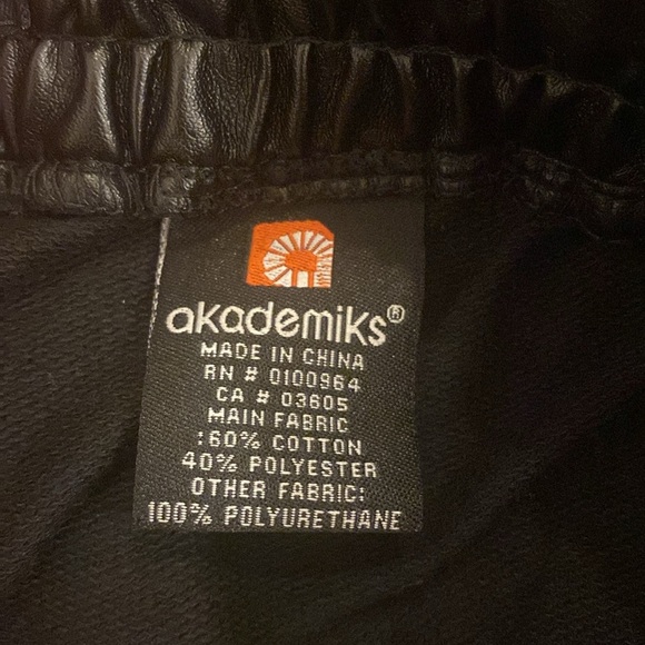 Akademiks Fashion Shorts - Picture 5 of 5
